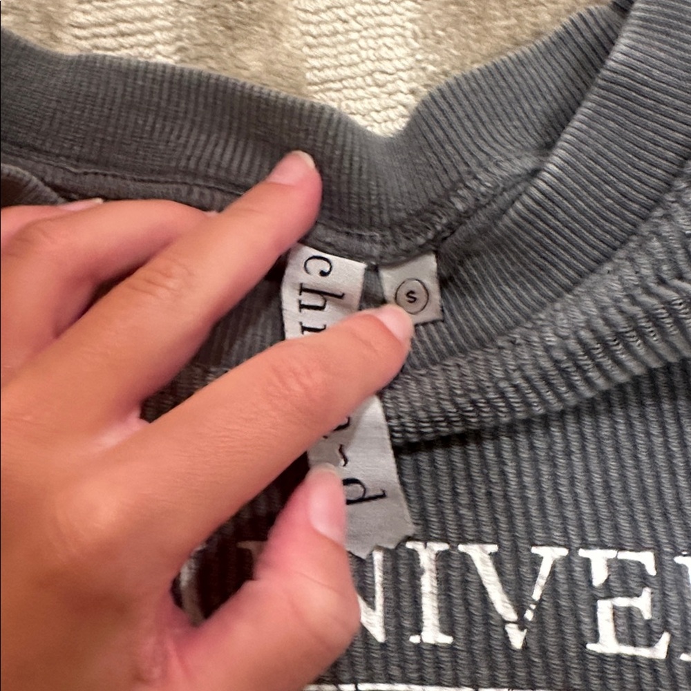 Loyola University Maryland Gray Sweater - Picture 2 of 3